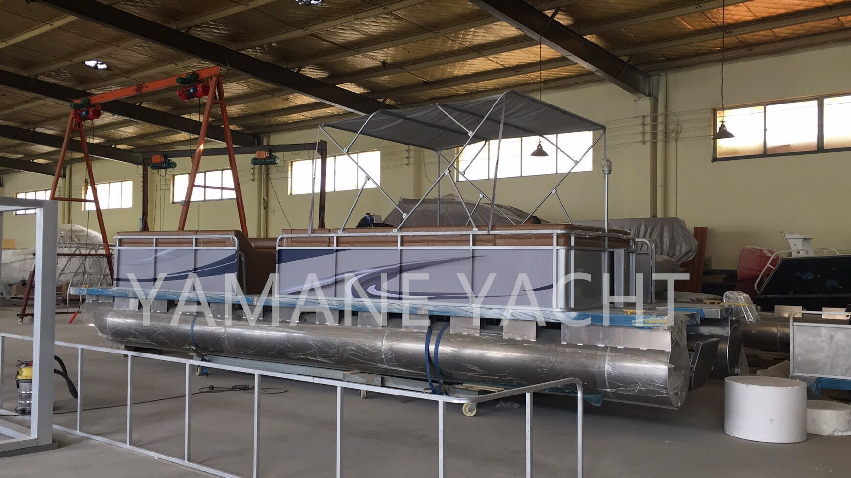 barco pontón de aluminio yamane