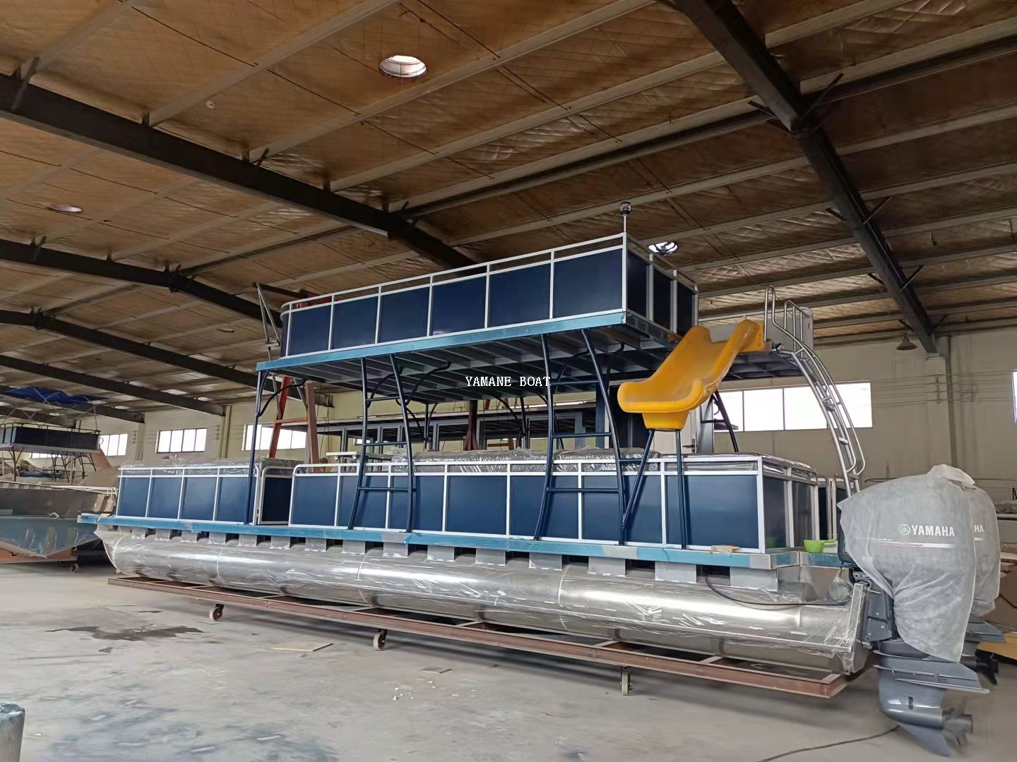 Barco pontón de doble cubierta de aluminio comercial de 11m con plataforma de baño