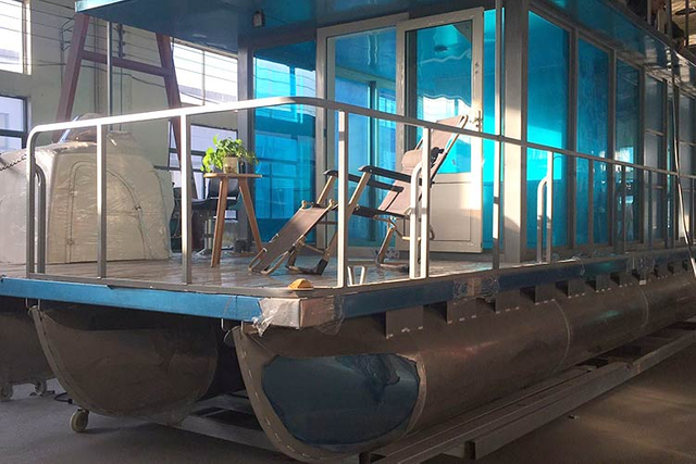 casa-de-aluminio-pontón-barco-para-viajes-alquiler-living-on-water4