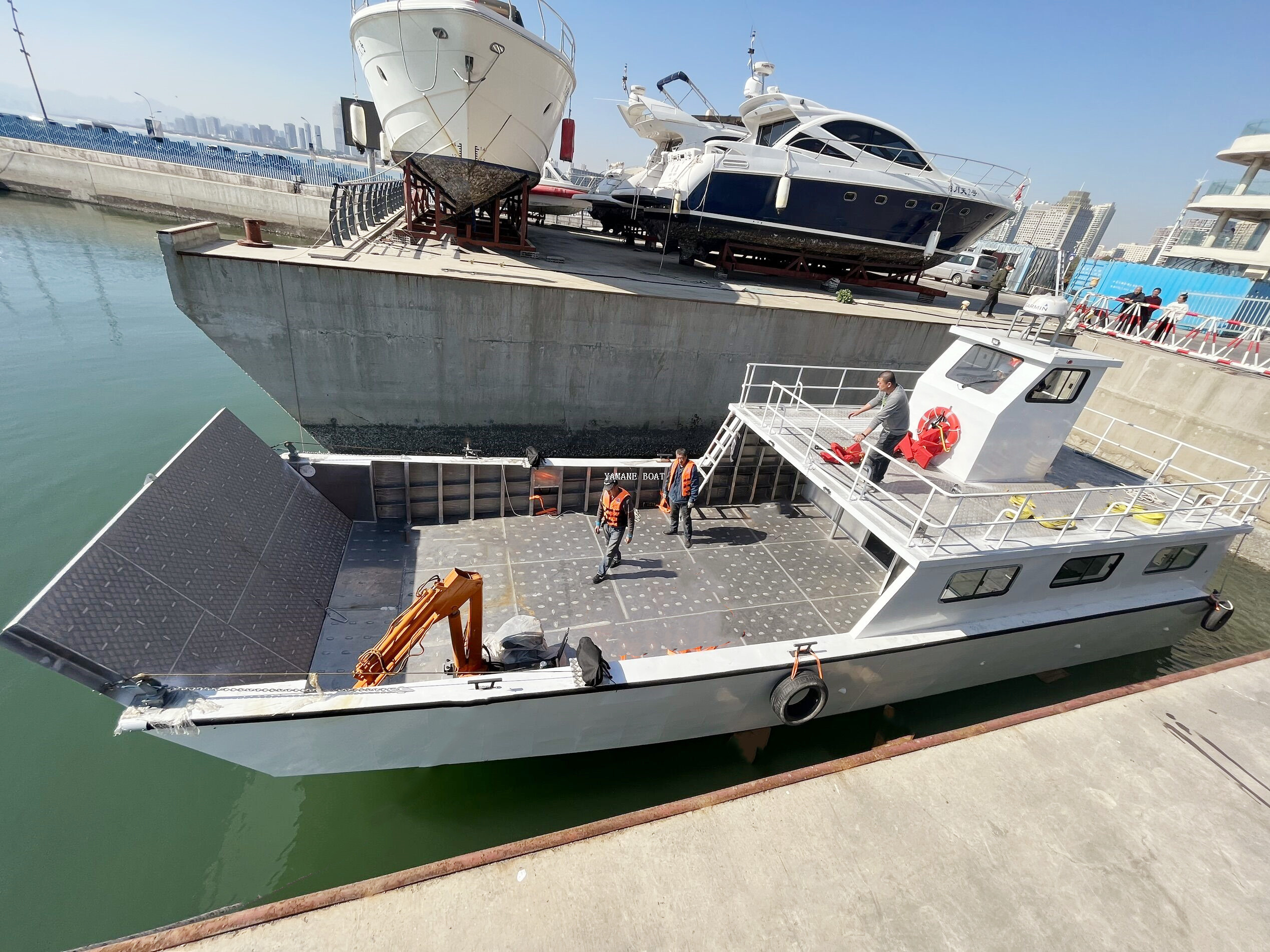 Lancha de desembarco de aluminio de 50 pies con grúa y motores fueraborda diésel gemelos de 250 hp 