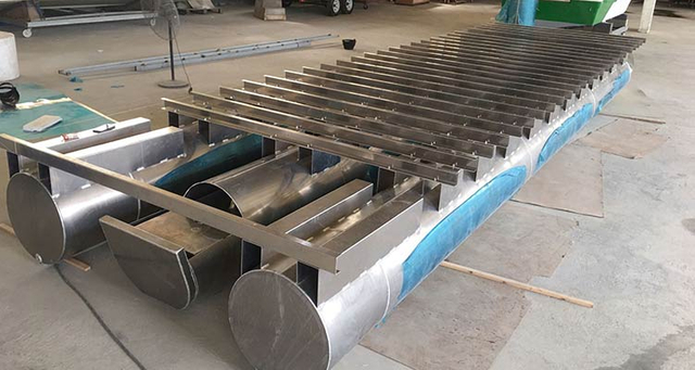 3-fuerte-construcción-para-pontón-barco