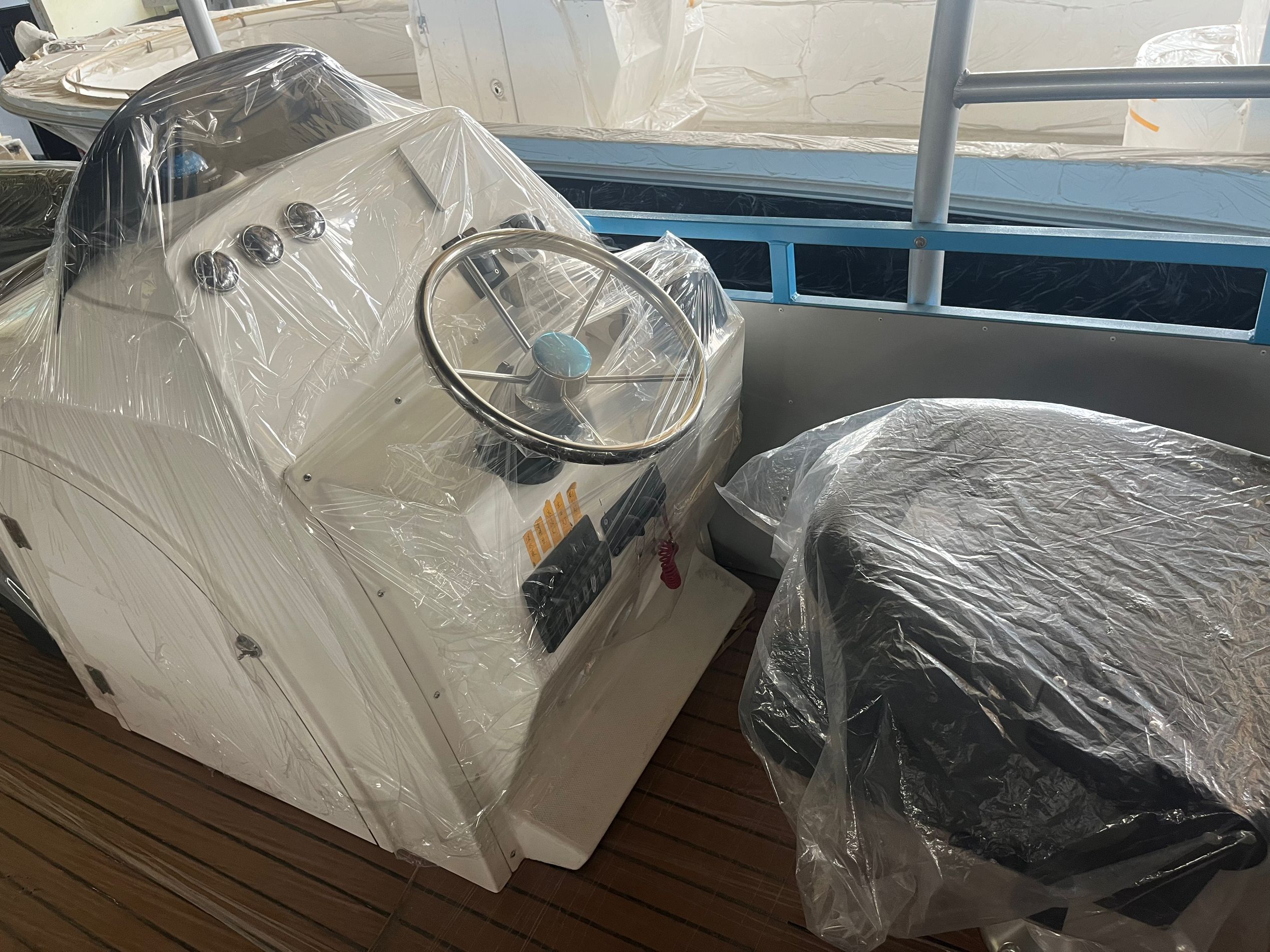 Pontones y embarcaciones para viviendas y trabajos de aluminio.