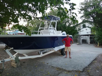 Mini barco de pesca de lujo en alta mar