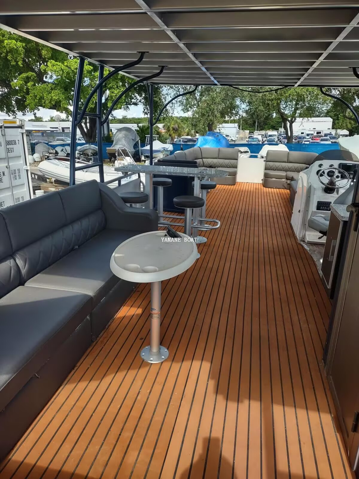 Barco pontón de aluminio de doble cubierta de 37 pies con asientos tipo sofá 