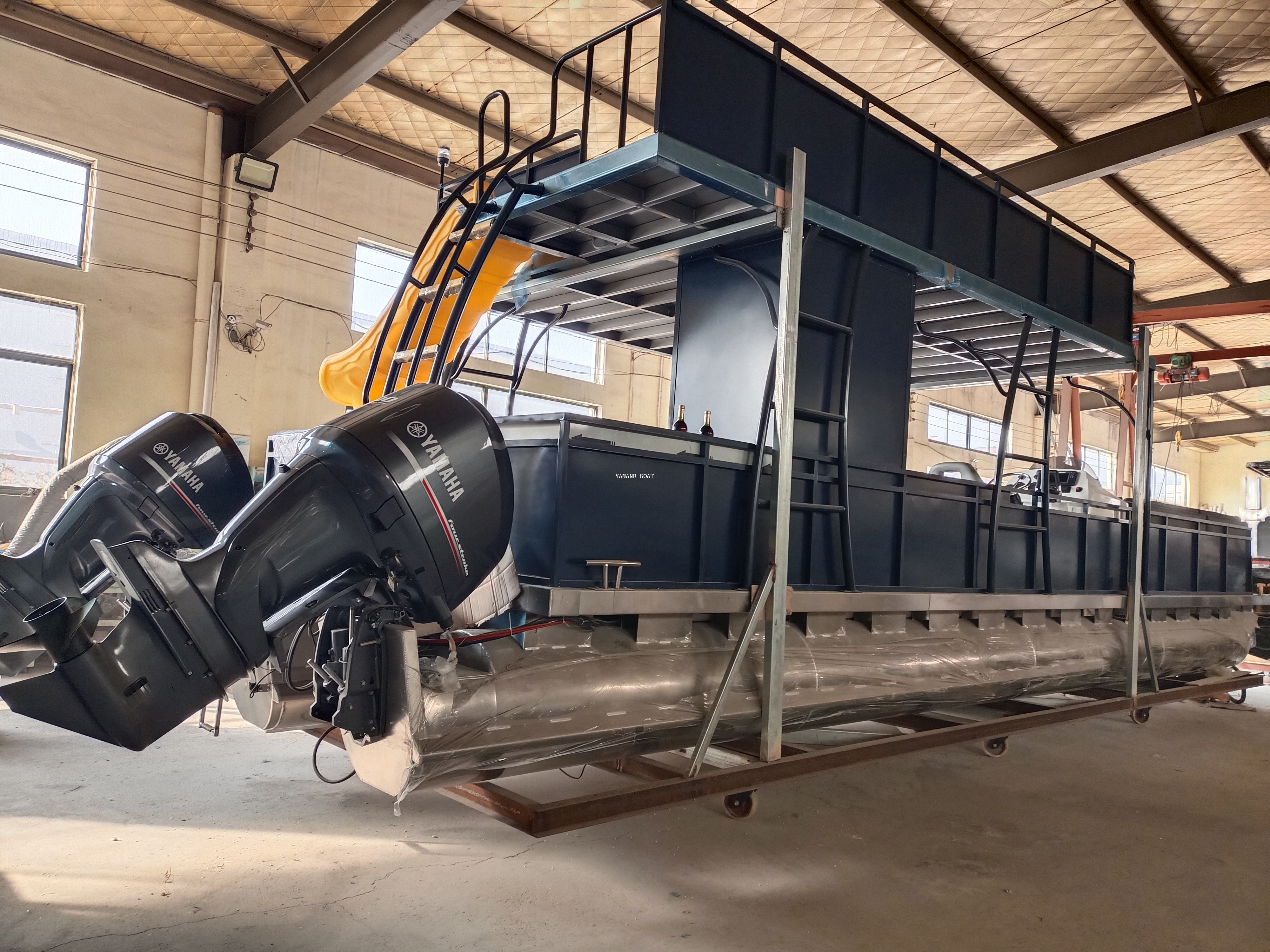 Barco pontón de doble cubierta de aluminio comercial de 11m con plataforma de baño