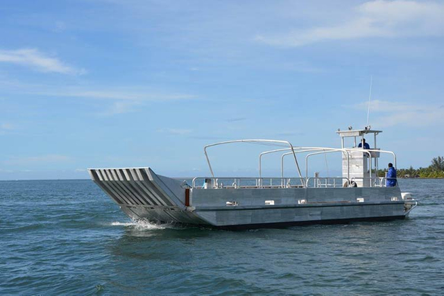 desembarco-de-aluminio-para-transporte-vehiculos-de-carga-persona-y-trabajo